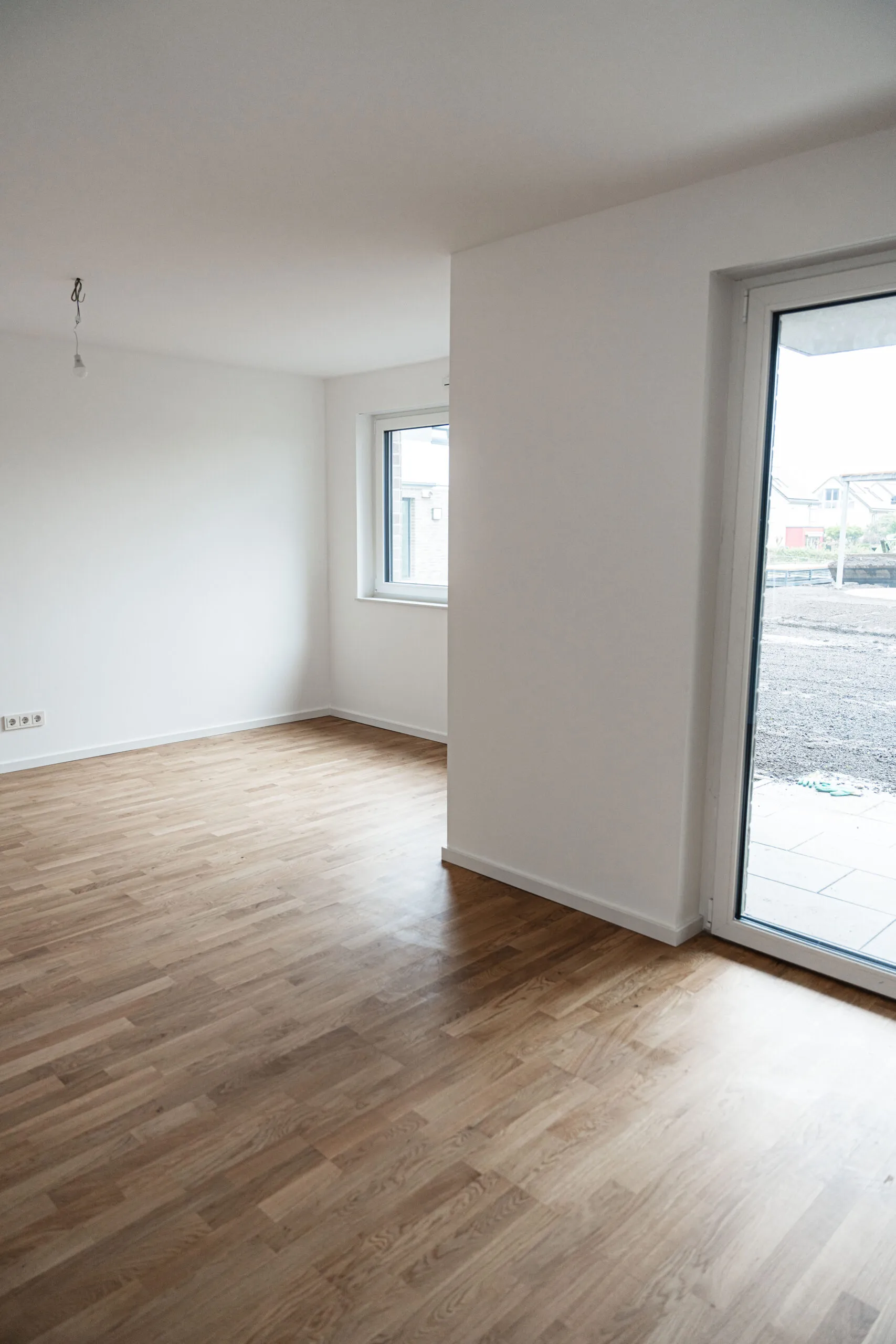Fertig renovierter Wohnraum mit neuem Boden in Dortmund